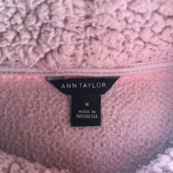 Ann Taylor Mauve Fleece Pullover Size Medium - Picture 6 of 6